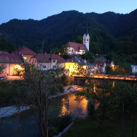 Riverside Villa Avo - Apartment Martin Spodnja Idrija Exteriör bild