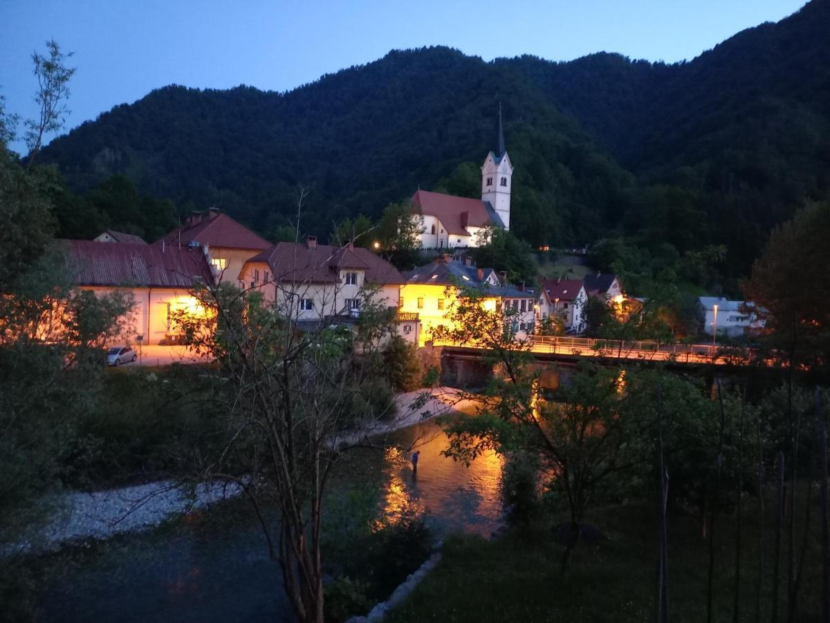 Riverside Villa Avo - Apartment Martin Spodnja Idrija Exteriör bild
